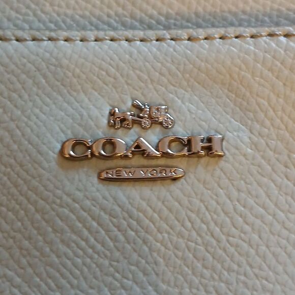 Coach   - Picture 2 of 6
